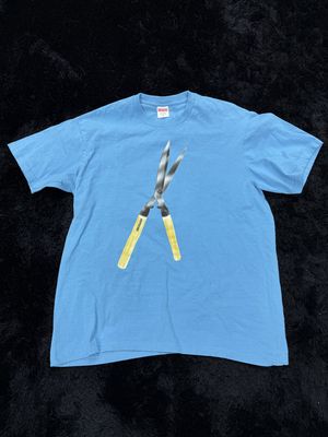 SUPREME TEE “BLUE”  (MEDIUM)  USED