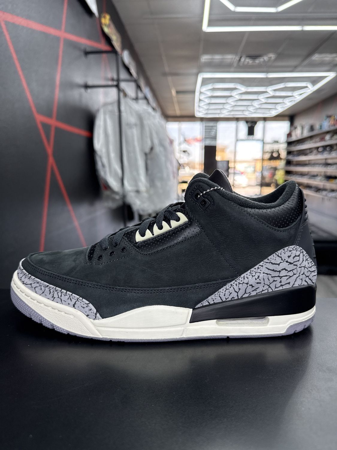 J3 “OFF NOIR”  (SZ 12w 10.5m)  NEW/OG ALL