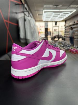 NIKE DUNK “ACTIVE FUCHSIA”  (SZ 5Y) NEW/OG ALL