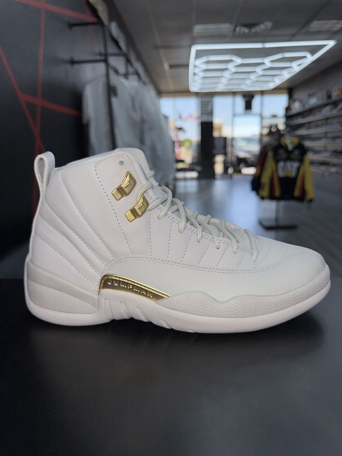 J12 “PHANTOM”  (SZ 7.5w 6y)  USED/OG ALL