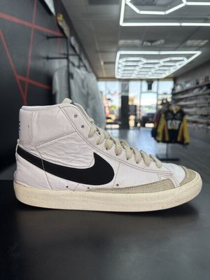 NIKE BLAZER “WHT”  (SZ 8)  USED/OG ALL