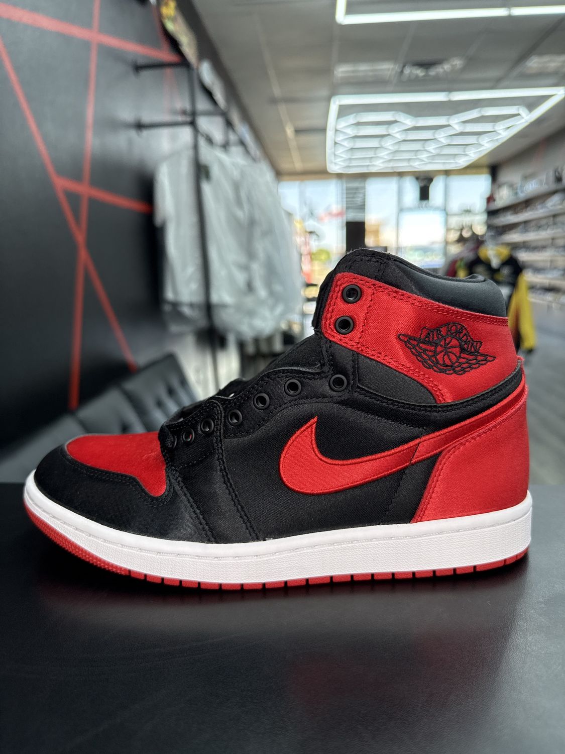 J1 “SATIN BRED”  (SZ 8.5w 7m)  NEW/OG ALL
