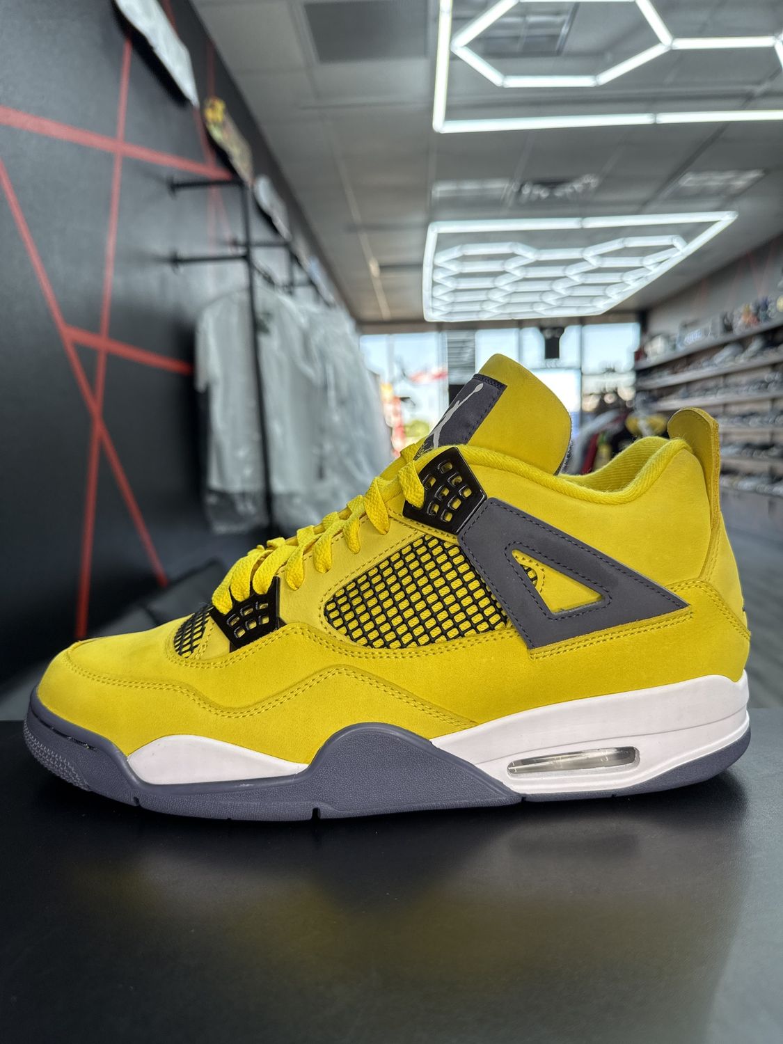 J4 “LIGHTNING”  (SZ 13) USED/OG ALL (DAMAGED LID)