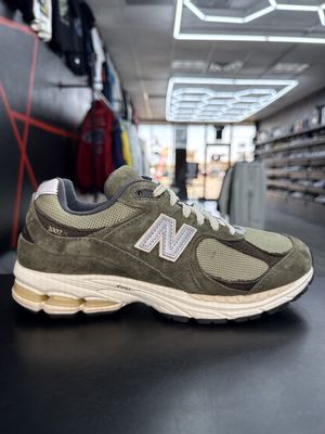 NEW BALANCE 2002r  “OLIVE BRWN”  (SZ 7)  USED/NO BOX