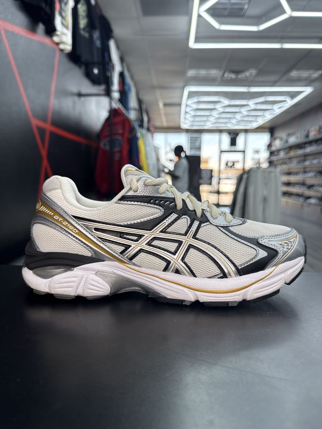ASICS 2160 “GREY/GOLD”  (SZ 6.5)  USED/NO BOX