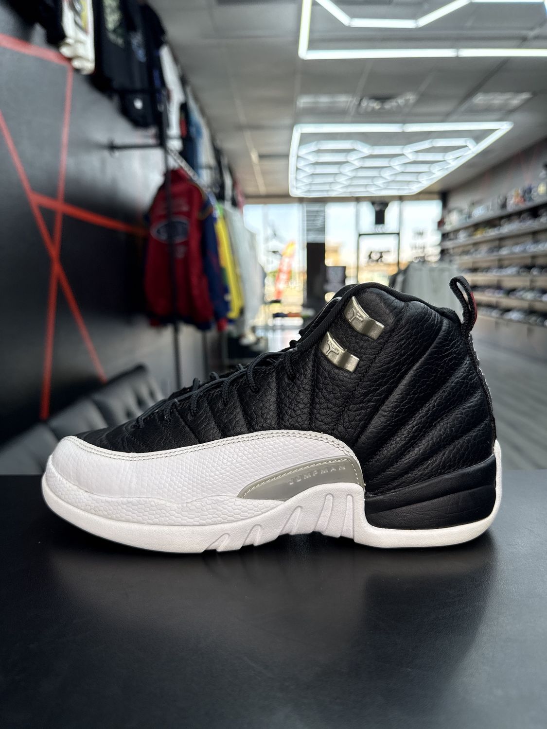 J12 “PLAYOFFS” (SZ 5.5Y)  USED/NO BOX