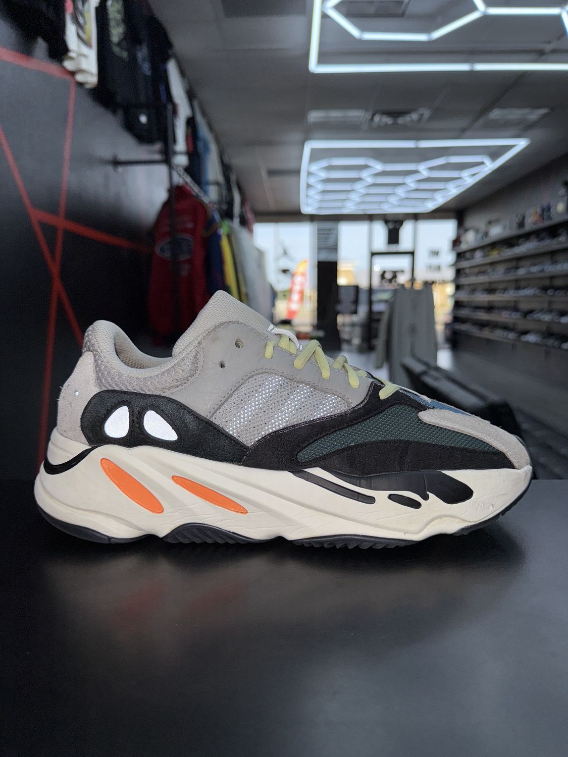 YZY 700 “WAVE RUNNER”  (SZ 10)  USED / NO BOX