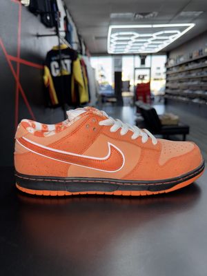 NIKE DUNK SB “ORANGE LOBSTER”  (SZ 11)  USED/OG BOX