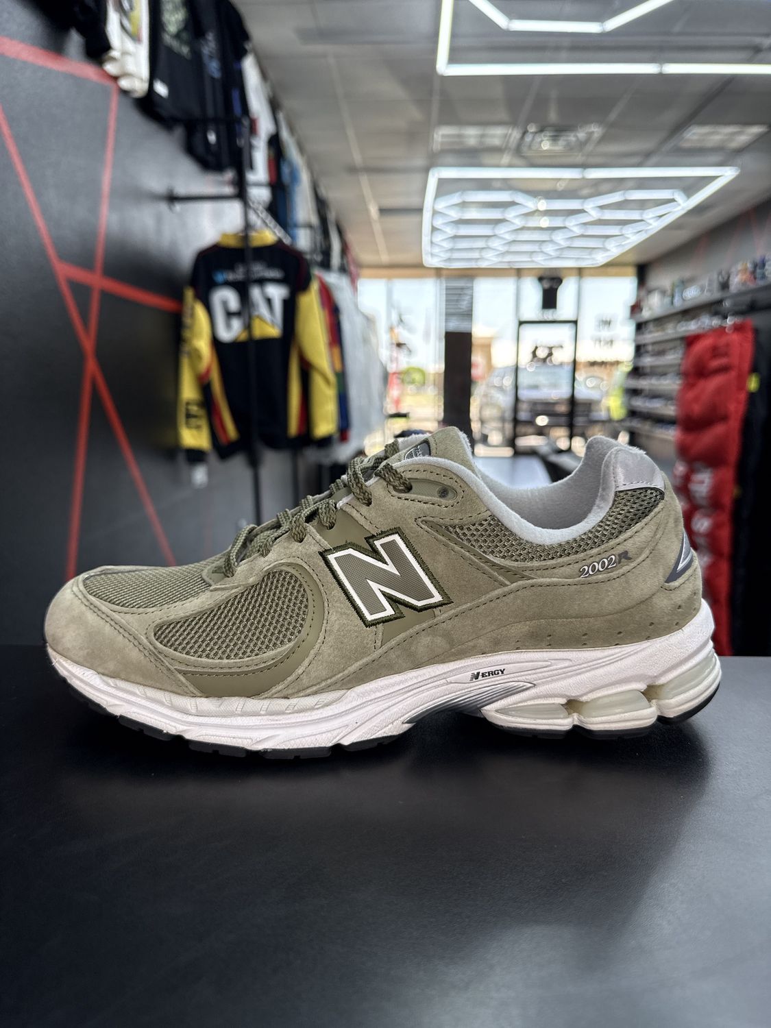 NEW BALANCE 2002r “OLIVE”  (SZ 10.5)  USED/OG BOX