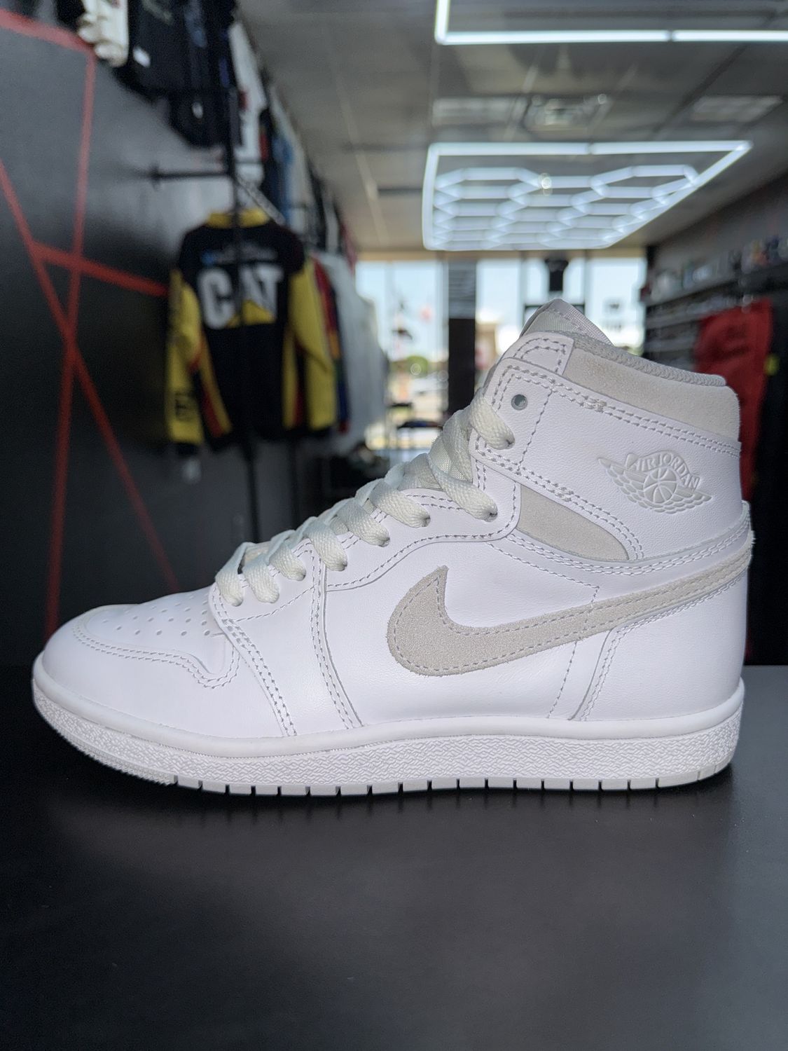 J1 “85 NEUTRAL GREY”  (SZ 6.5)  USED/OG ALL