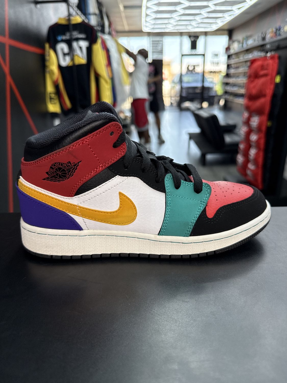 J1 MID “MULTI-COLOR”  (SZ 5.5y)  USED/OG BOX