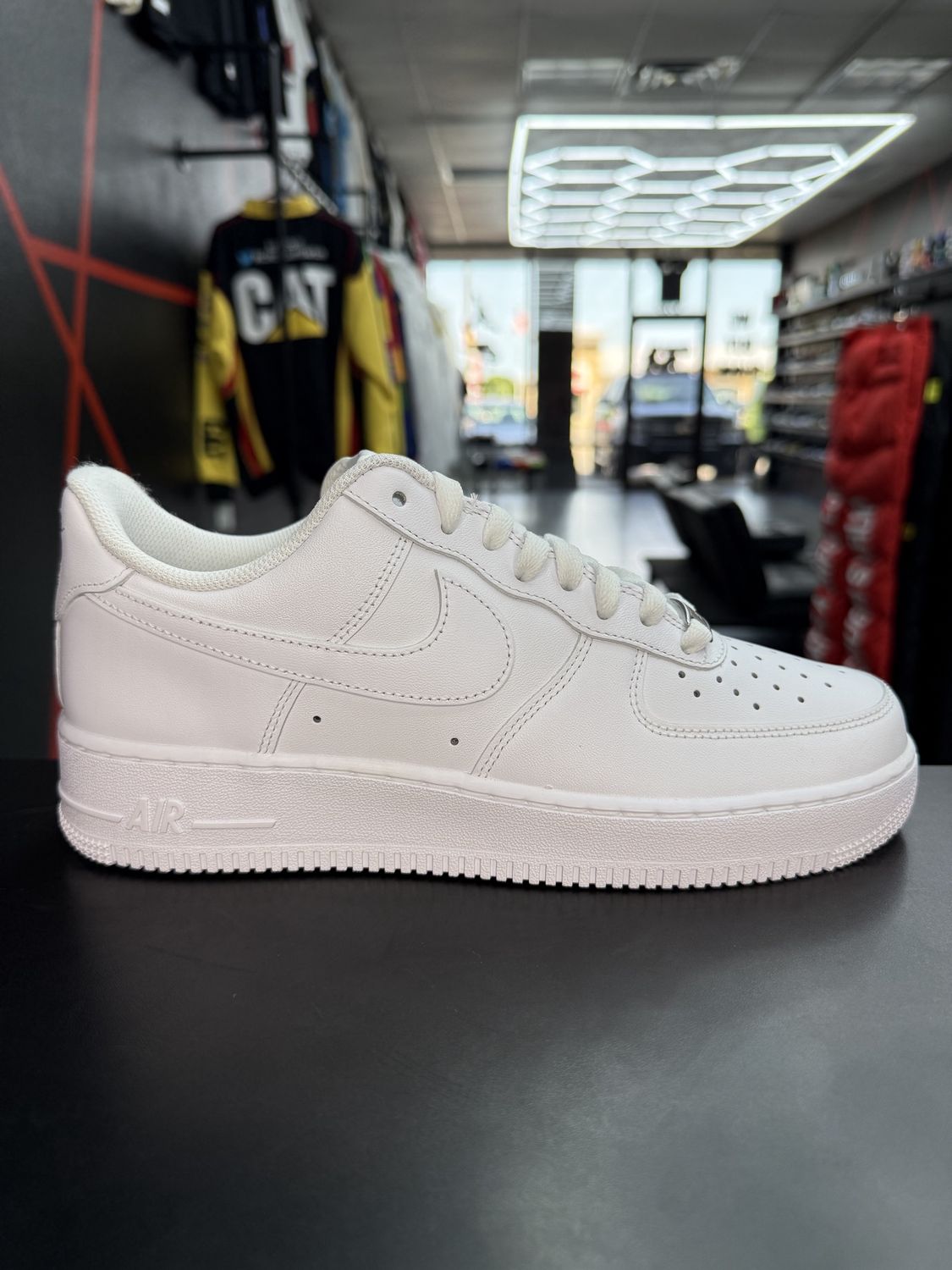 NIKE AF1 “WHT”  (SZ 8)  NEW/OG ALL