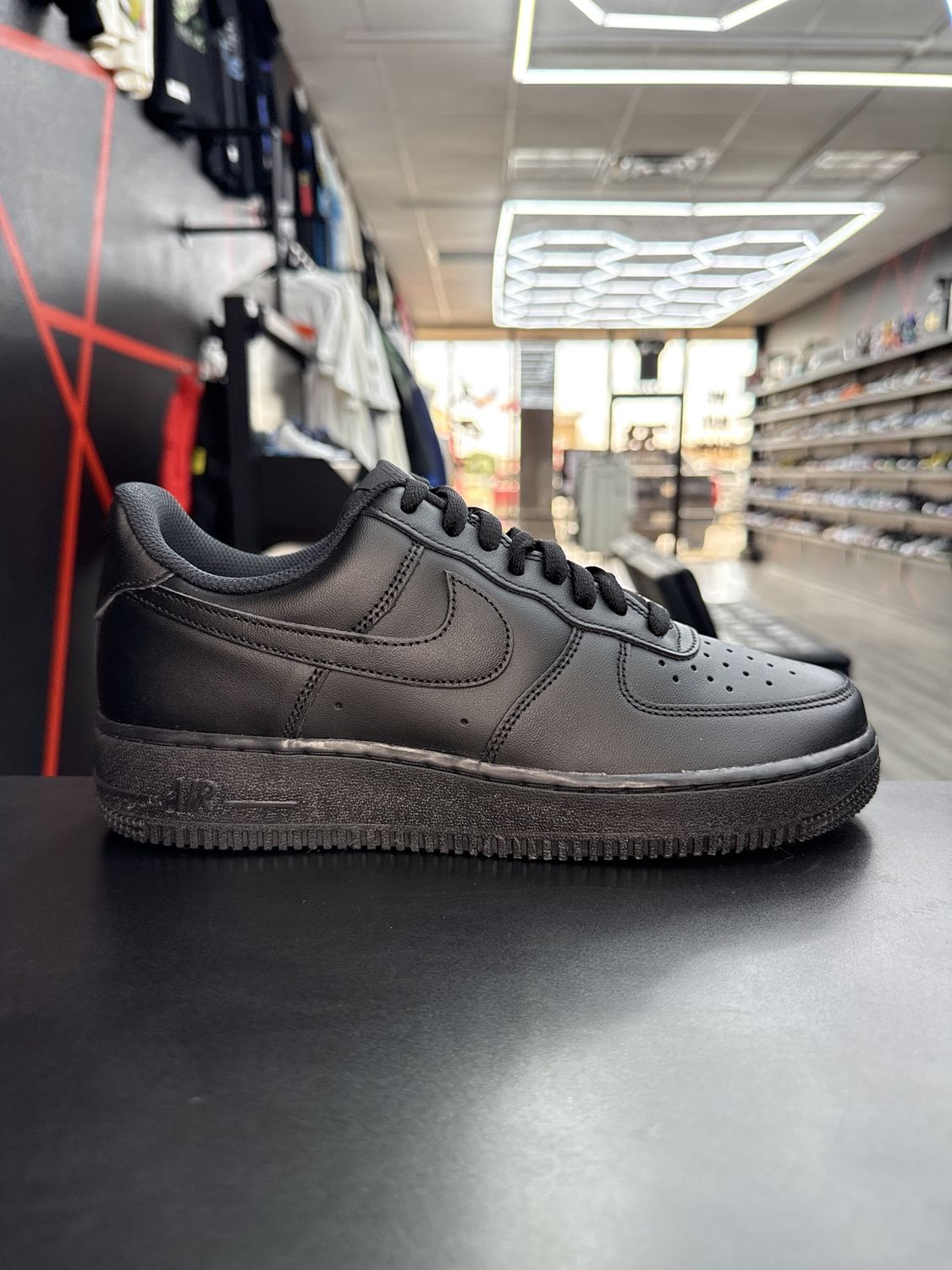 NIKE AF1 “BLK”  (SZ 8)  NEW/OG ALL