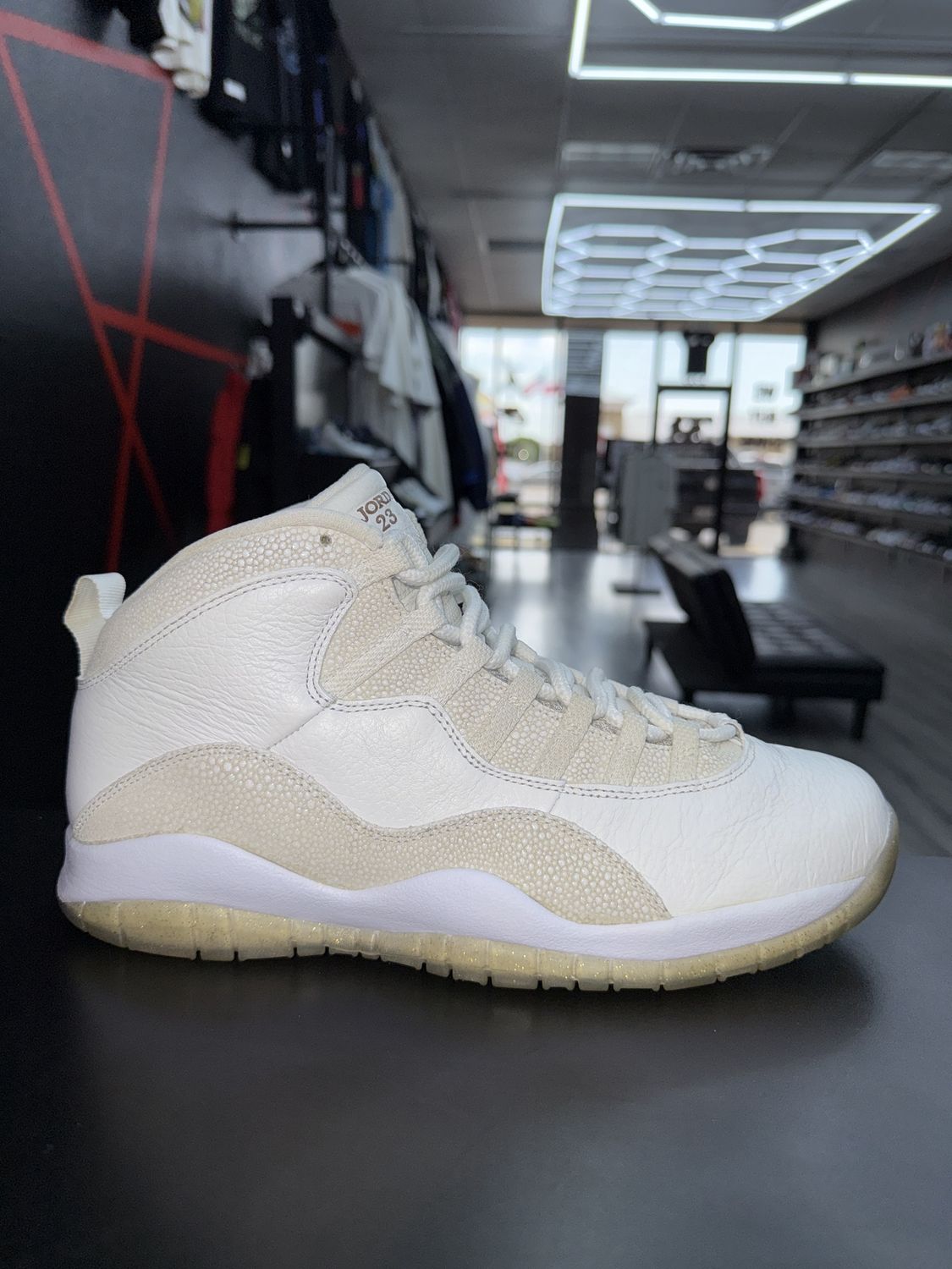 J10 “WHT/OVO”  (SZ 10.5)  USED/OG BOX