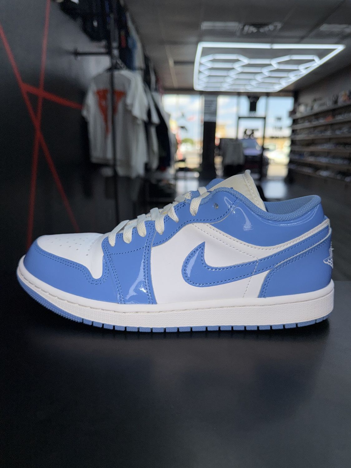 J1 LOW “LEGEND BLUE”  (SZ 8.5)  USED/OG BOX