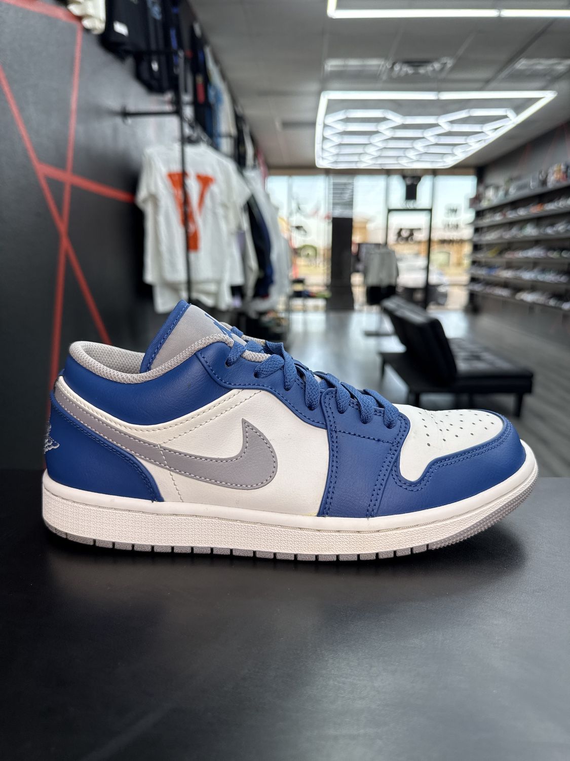 J1 LOW “TRUE BLUE”  (SZ 8.5)  USED/NO BOX