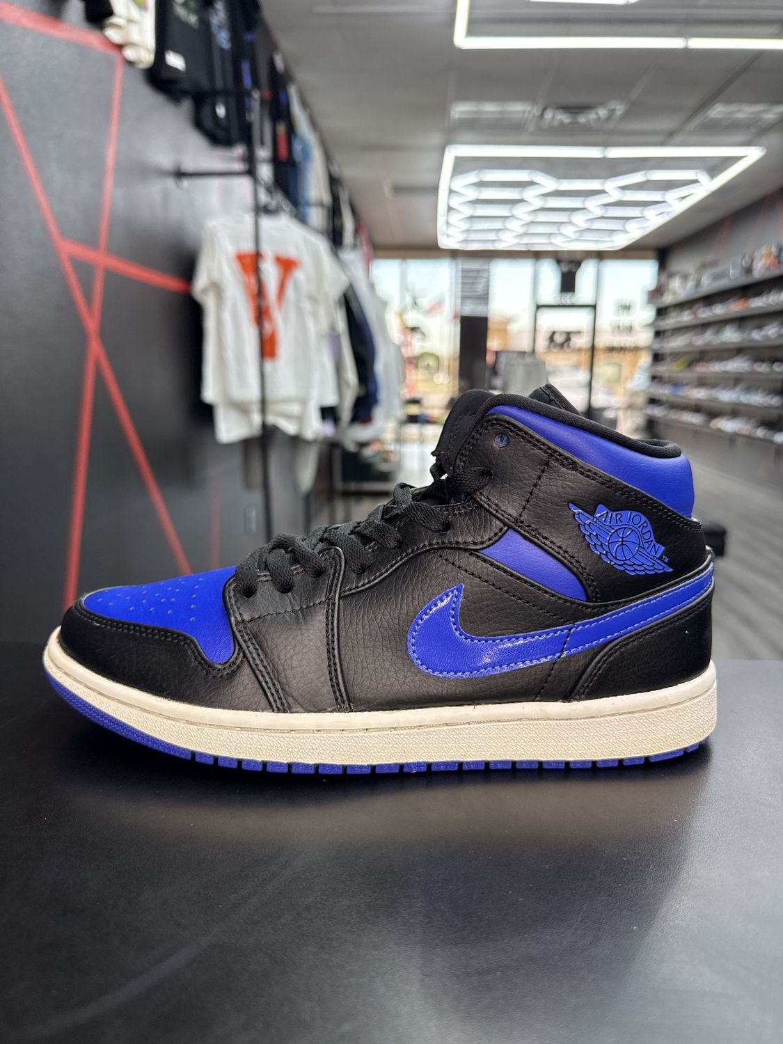 J1 MID “ROYAL”  (SZ 8)  USED/NO BOX