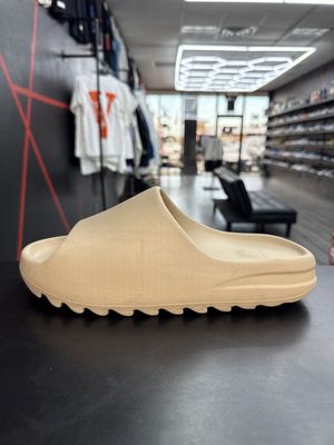 YZY SLIDE “PURE”  (SZ 9)  USED/NO BOX