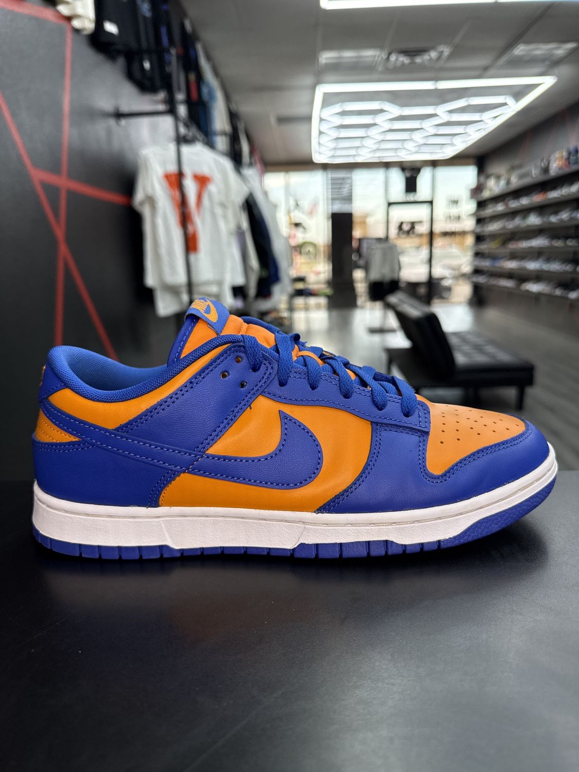 NIKE DUNK “KNICKS”  (SZ 10)  USED/NO BOX