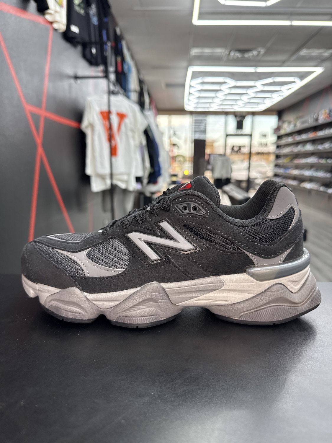 NEW BALANCE “CASTLE ROCK”  (SZ 6.5)  TRIED ON/ NO BOX