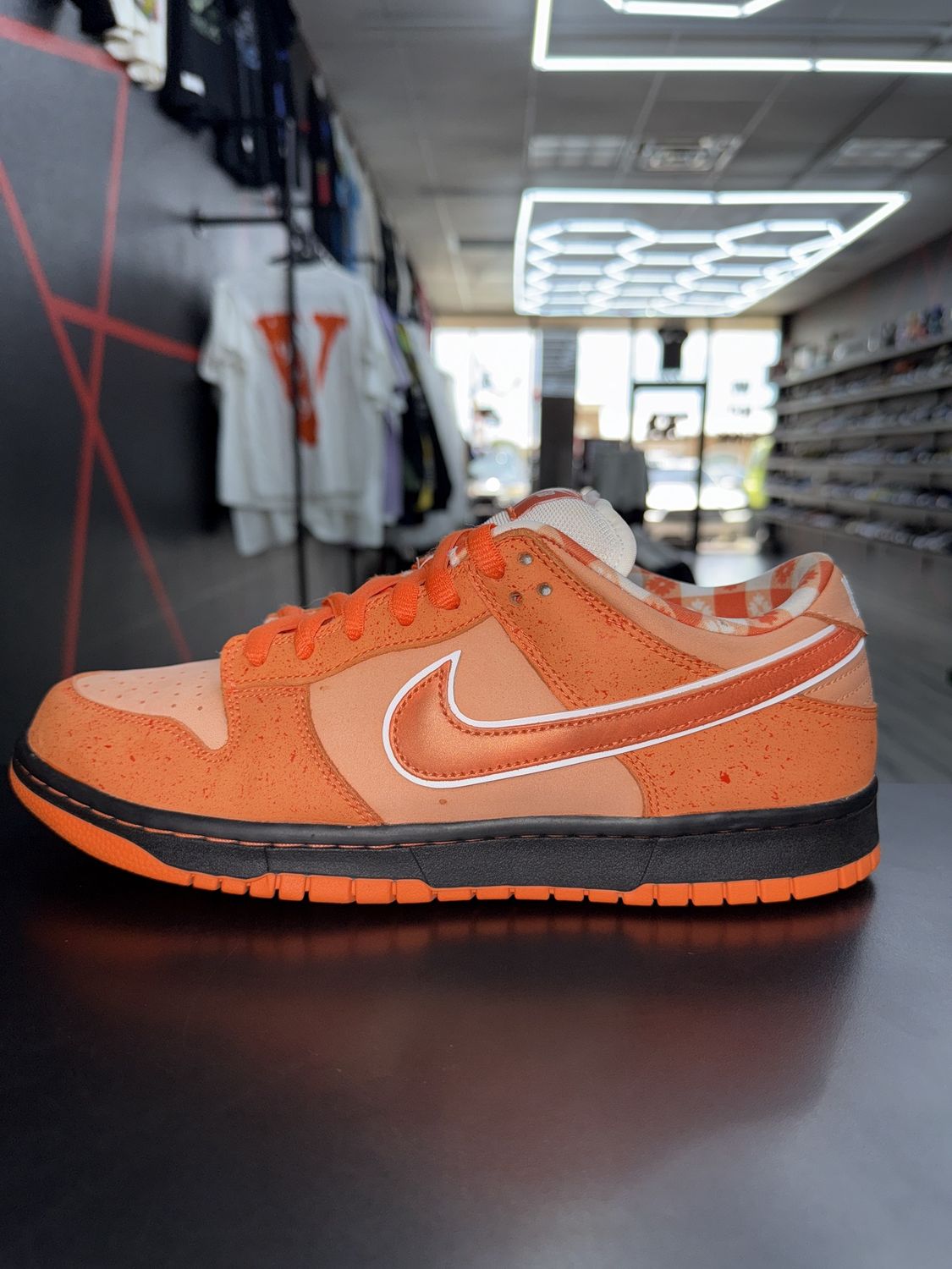 NIKE DUNK SB “ORANGE LOBSTER”  (SZ 9.5)  USED/OG ALL (MISSING BANDS)