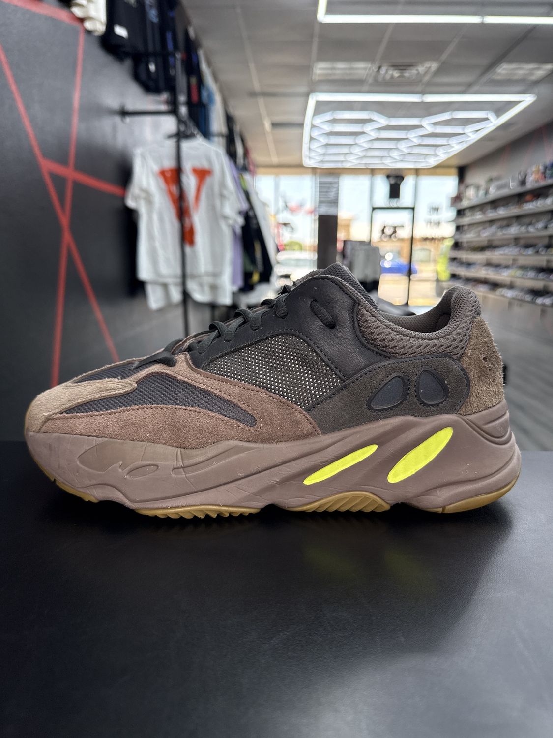 YZY 700 “MAUVE” (SZ 10)  USED/OG BOX