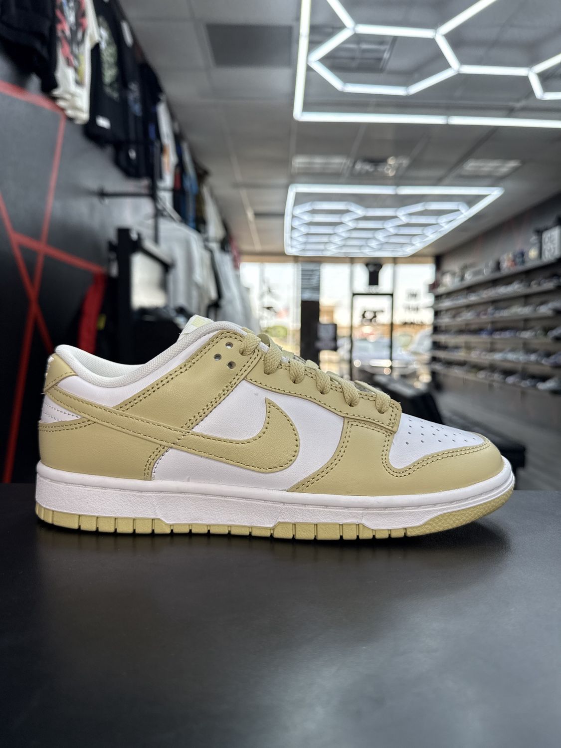 NIKE DUNK “TEAM GOLD”  (SZ 7)  NEW/OG ALL