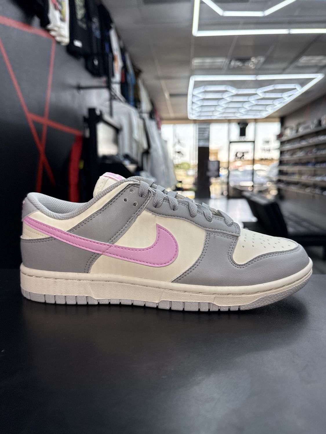 NIKE DUNK “SMOKE GREY PINK”  (SZ 8.5w 7m)  NEW/OG ALL   (DAMAGED BOX)