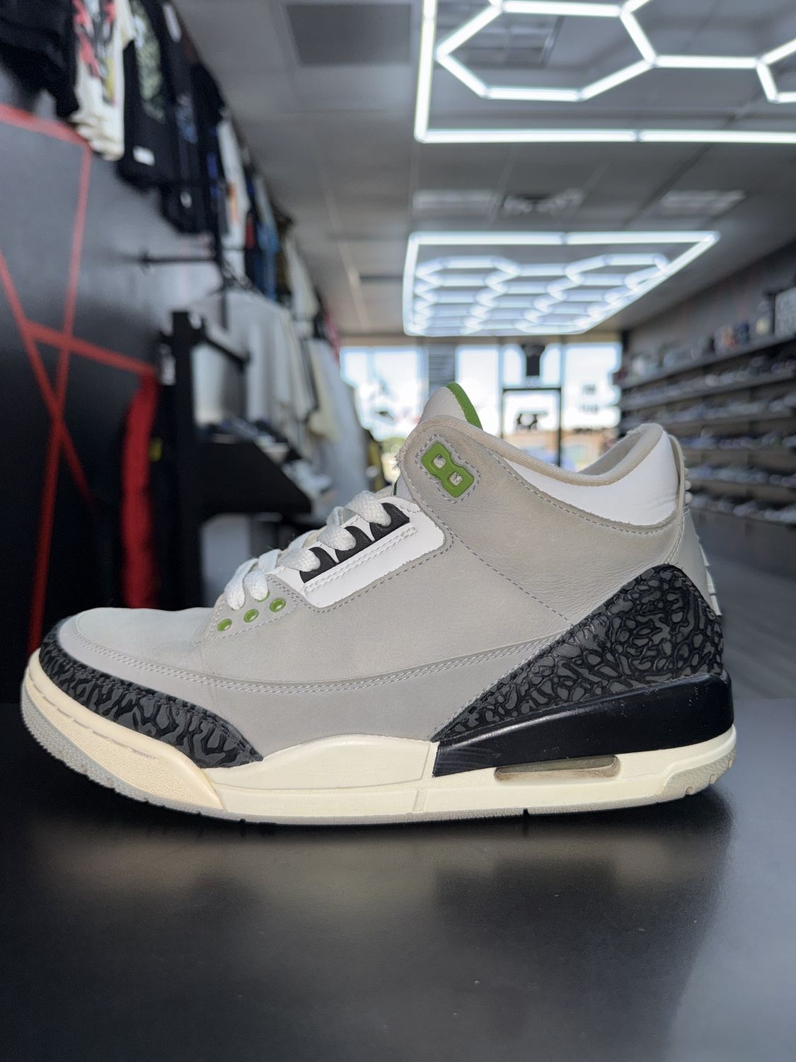 J3 “CHLOROPHYLL”  (SZ 8)  USED/OG BOX