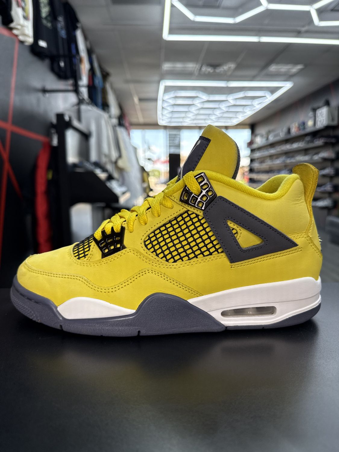 J4 “LIGHTNING”  (SZ 8.5)  USED/OG BOX
