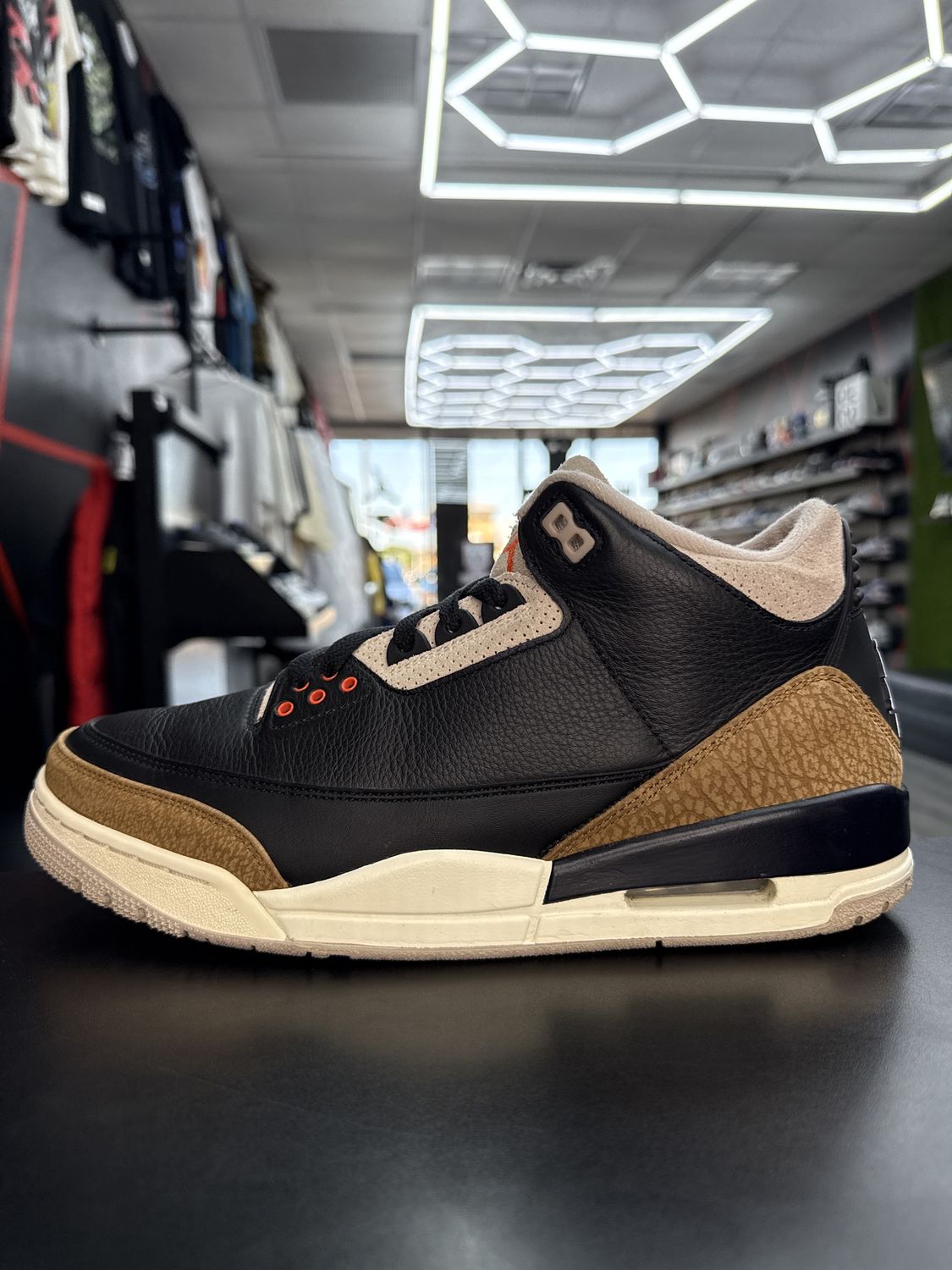 J3 “DESERT ELEPHANT”  (SZ 11.5)  USED/OG ALL