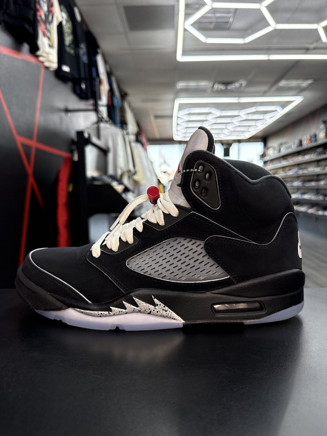 J5 “METALLIC REIMAGINED”  (SZ 9.5)  USED/OG BOX