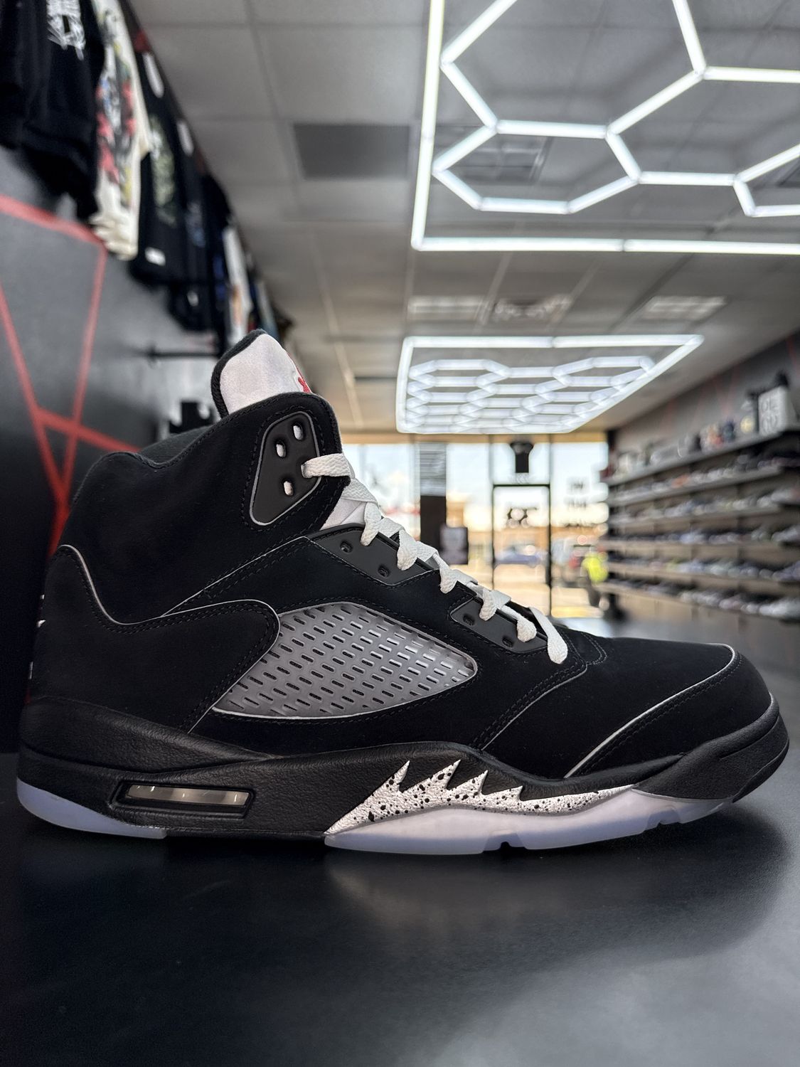 J5 “METALLIC BLK REIMAGINED”  (SZ 11)  USED/OG BOX