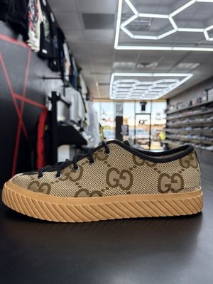 GUCCI MAXI “CANVAS GG”  (SZ 11)  USED/OG BOX