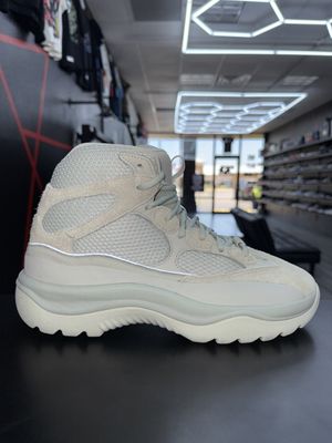 YZY DESERT BOOT “SALT” (SZ 11)  NEW/OG ALL