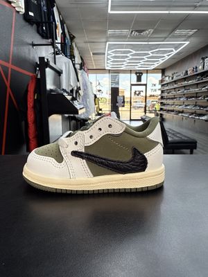 J1 LOW x TRAVIS SCOTT “MEDIUM OLIVE”  (SZ 4c)  NEW/OG ALL