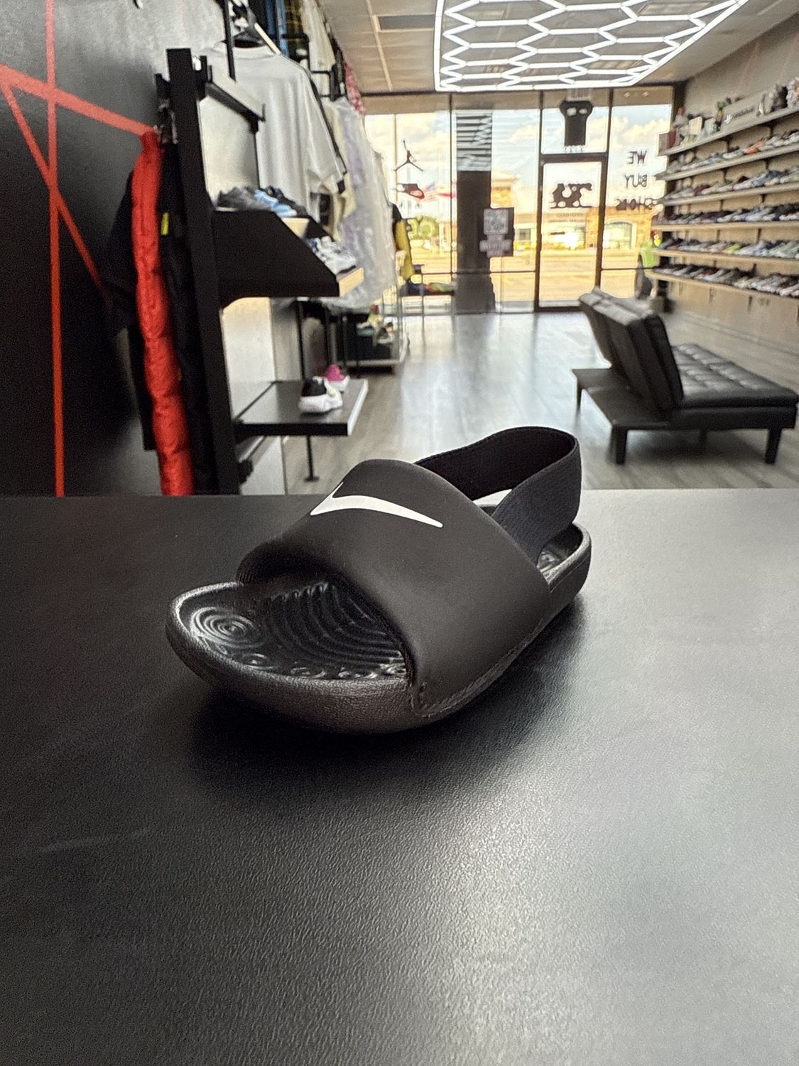 NIKE SLIDES “BLK” (SZ 4c)  NEW/OG ALL