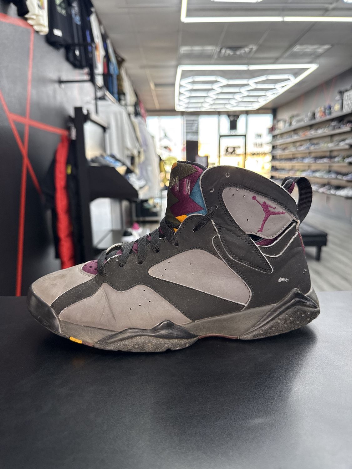 J7 “BORDO”  (SZ 8.5)  USED/ NO BOX