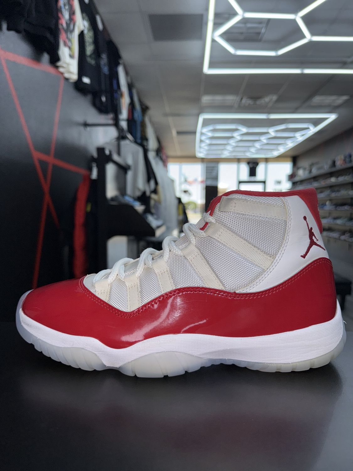 J11 “CHERRY”  (SZ 10.5)  USED/NO BOX
