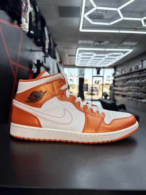 J1 MID “METALLIC ORANGE”  (SZ 11)  USED/NO BOX