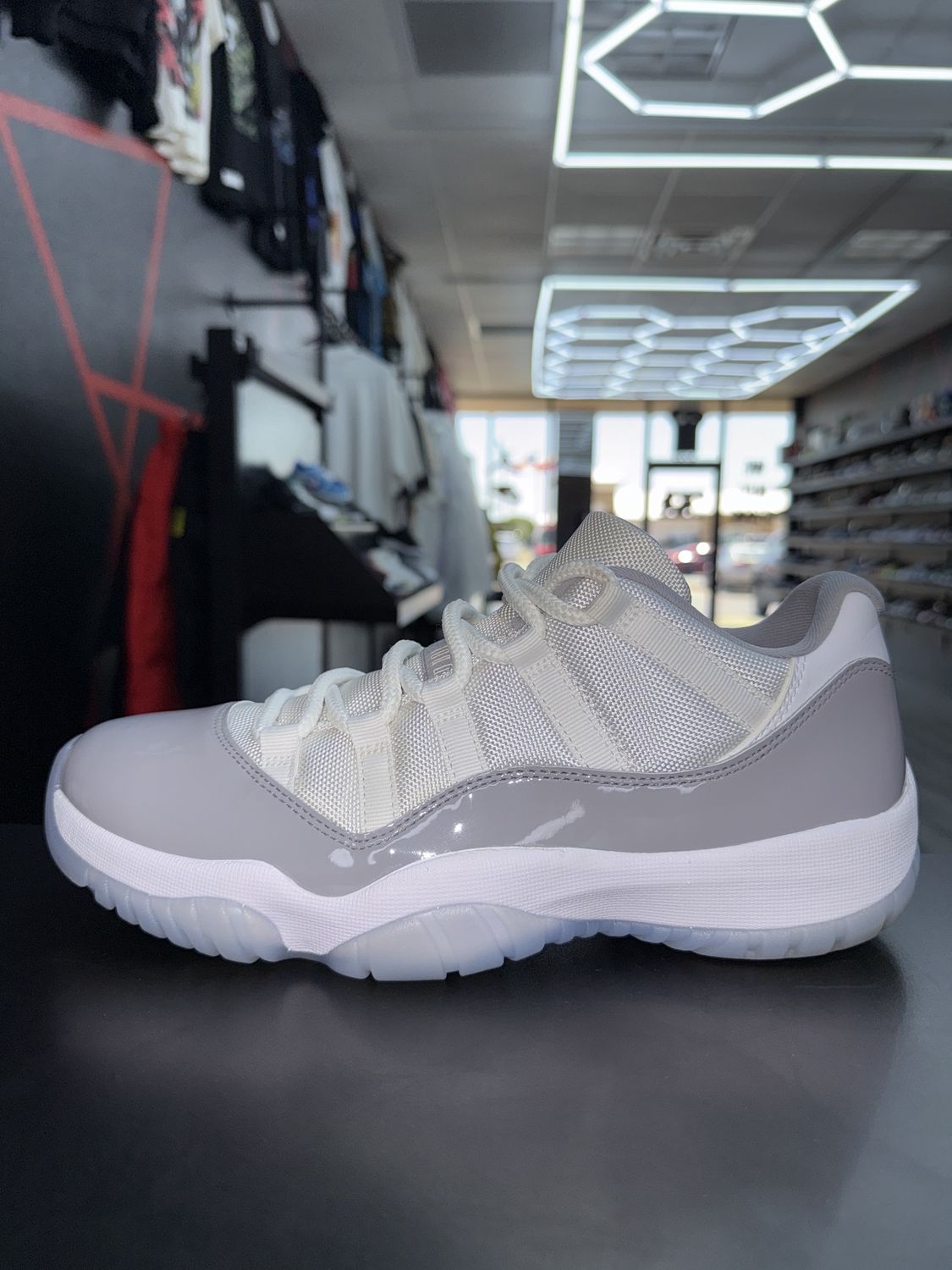 J11 “CEMENT”  (SZ 8.5)  USED/OG BOX