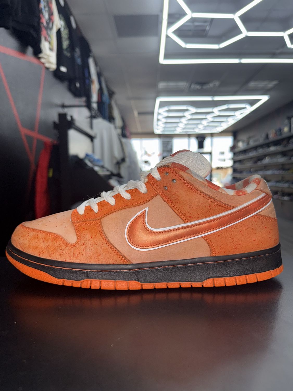 NIKE DUNK SB “ORANGE LOBSTER”  (SZ 11.5)  USED/OG BOX