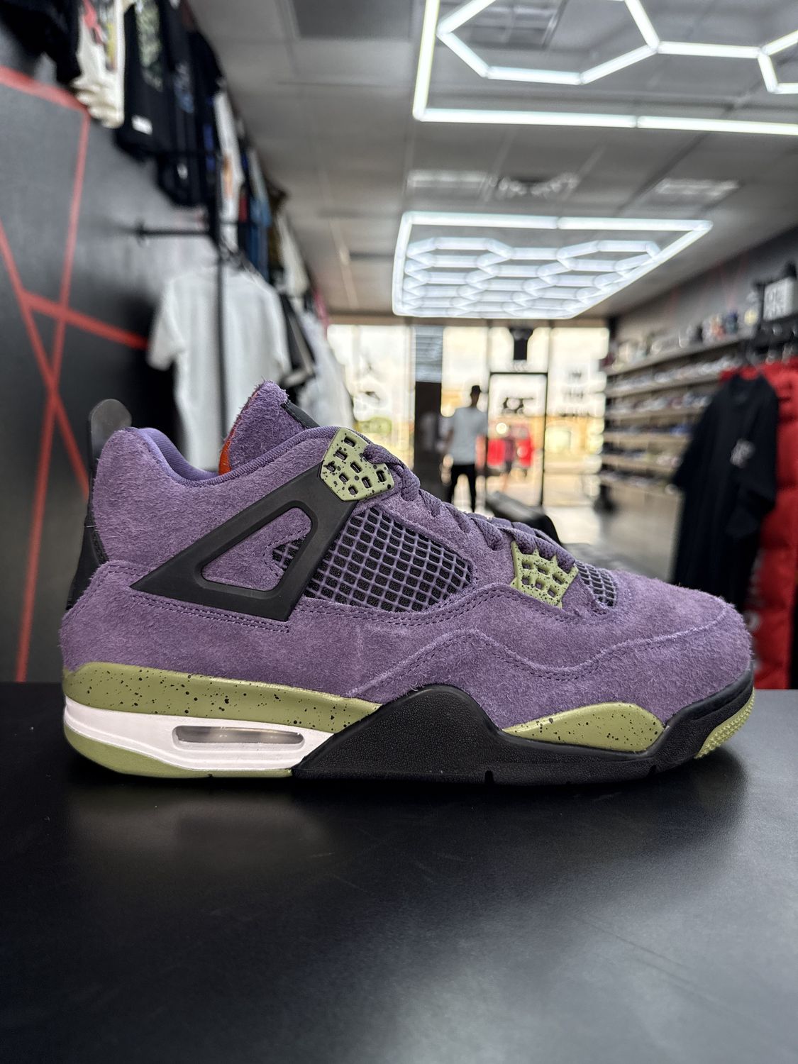 J4 “PURPLE CANYON”  (SZ 11w 9.5m)  NEW/OG ALL
