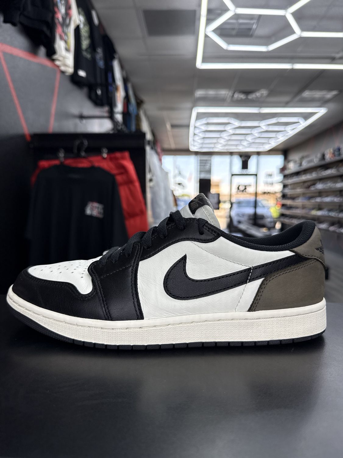 J1 LOW “MOCHA”  (SZ 10)  USED/OG ALL