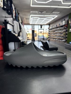 YZY SLIDE “DARK ONYX”  (SZ 14)  USED/OG ALL