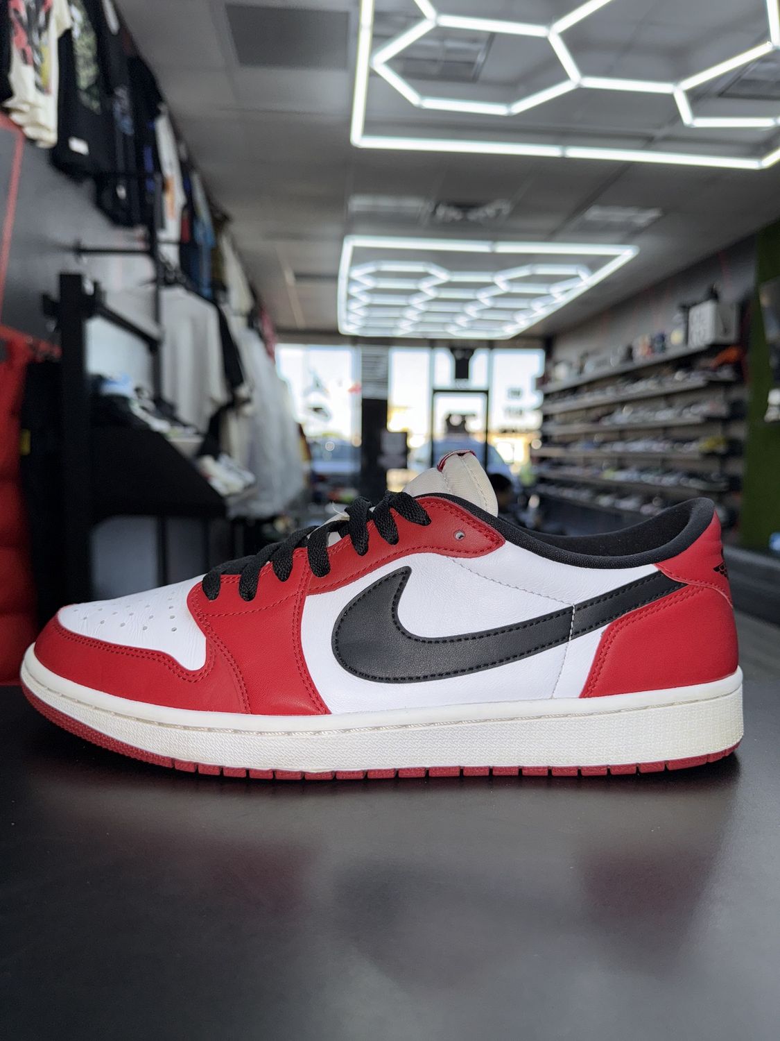 J1 LOW “CHICAGO”  (SZ 12)  USED/REP BOX