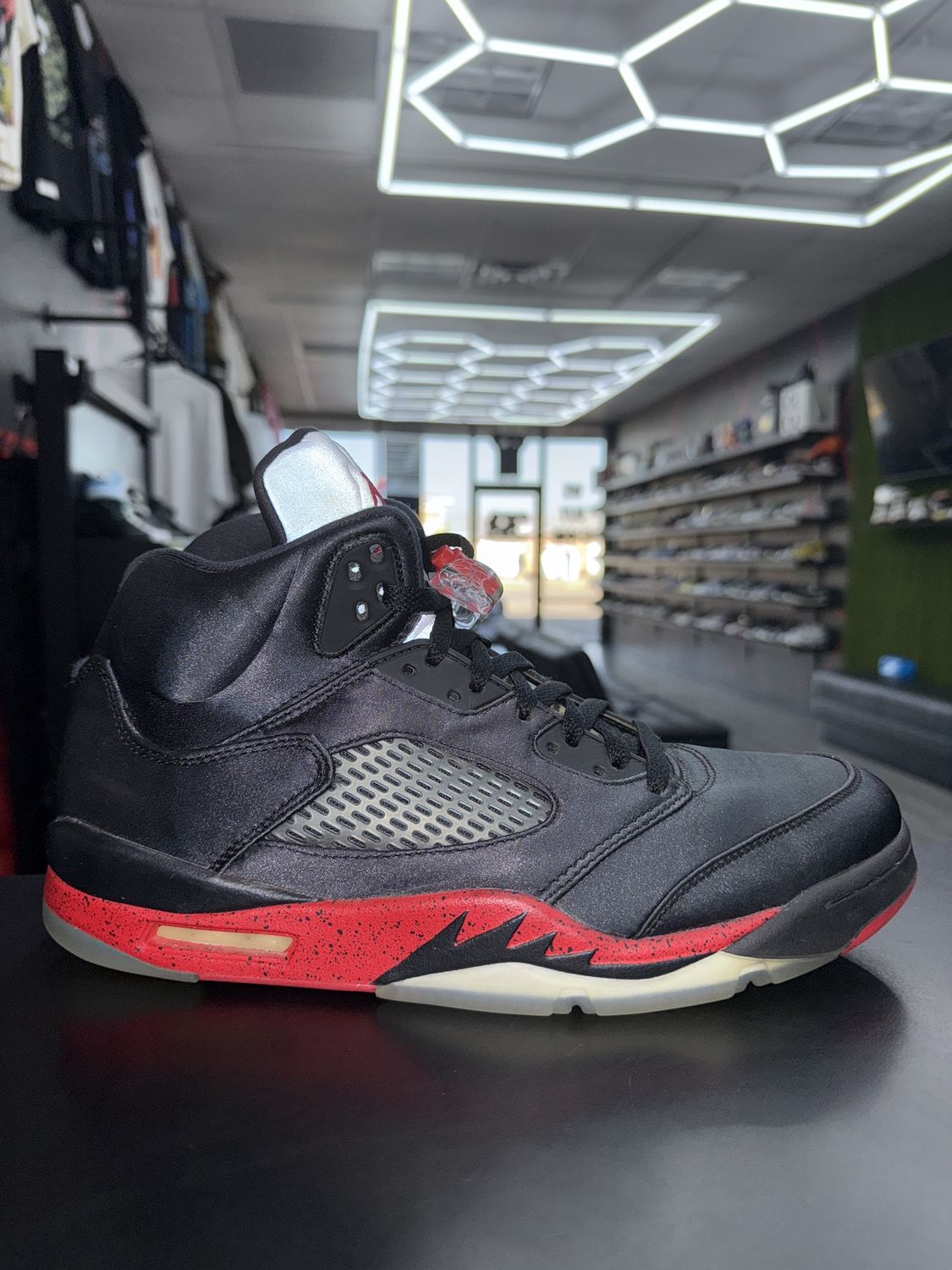 J5 “SATIN BRED”  (SZ 10.5)  USED/NO BOX