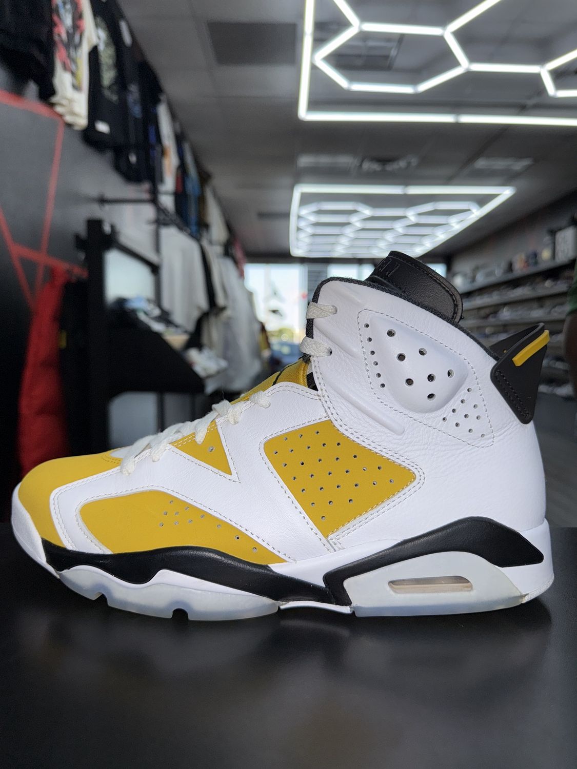 J6 “YLW ORCHE”  (SZ 10.5)  USED/NO BOX