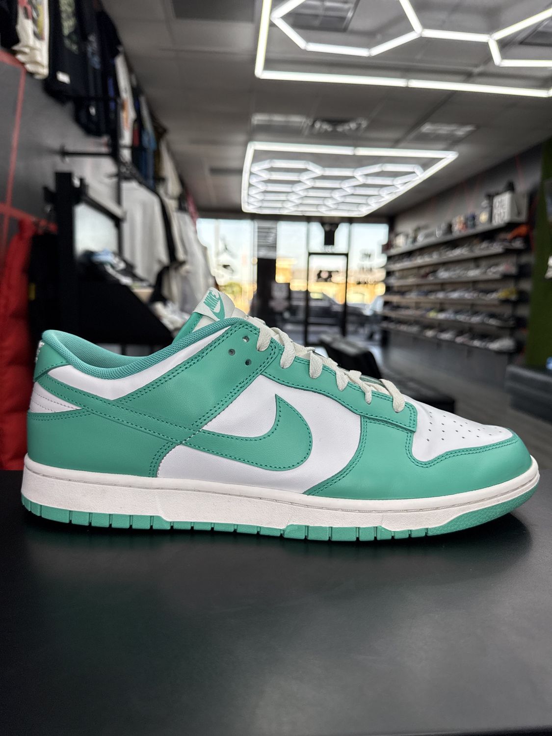 NIKE DUNK “CLEAR JADE”  (SZ 14)  USED/NO BOX