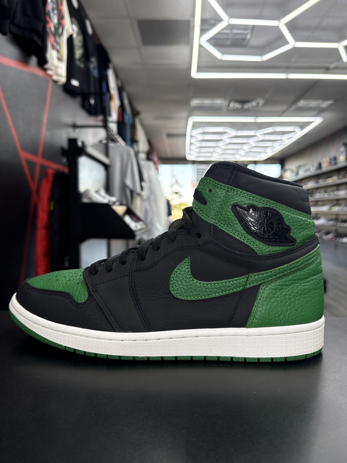 J1 “PINE GRN BLK”  (SZ 11)  USED/NO BOX